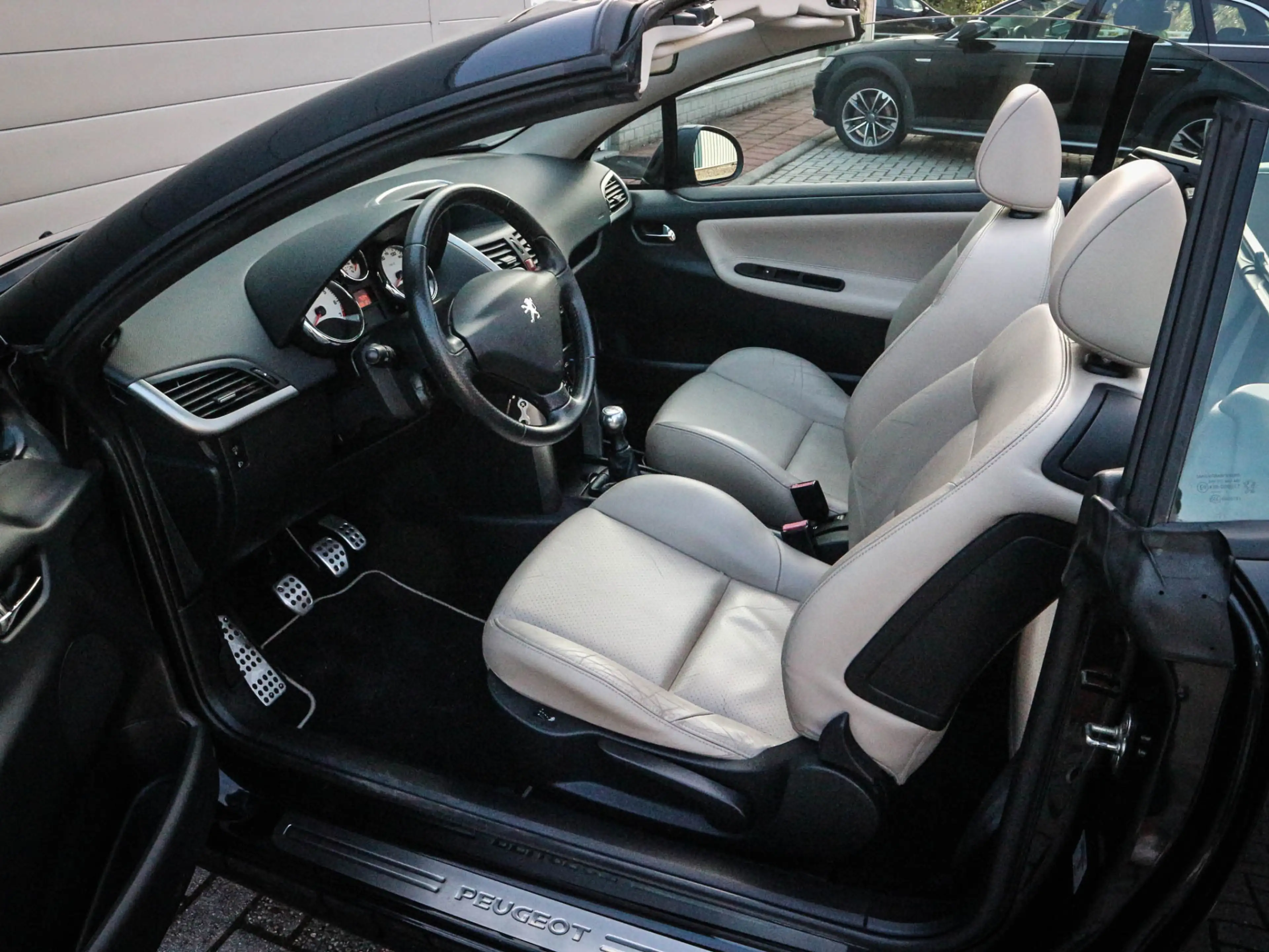 Peugeot 207 CC 1.6 VTi Griffe | Airco | Audio | Leer | Lichtme — photo 3