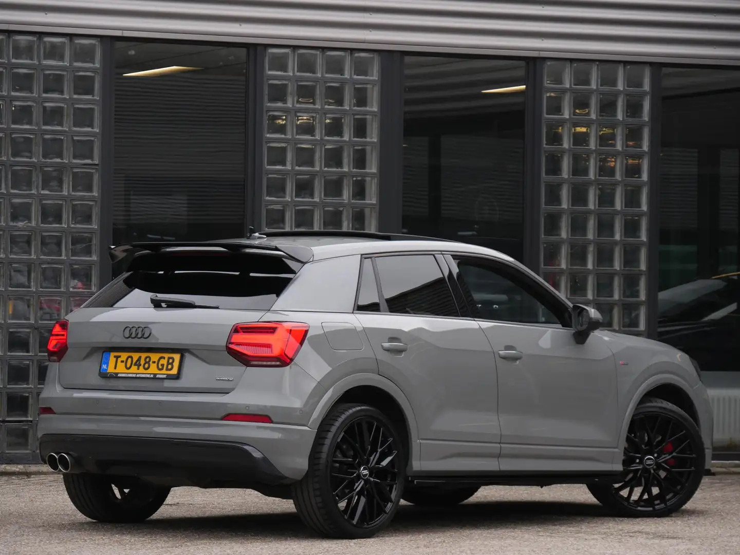 Audi Q2 40TFSi QUATTRO SPORT EDITION #2/ PANORAMADAK/ QUAN Grijs - 2