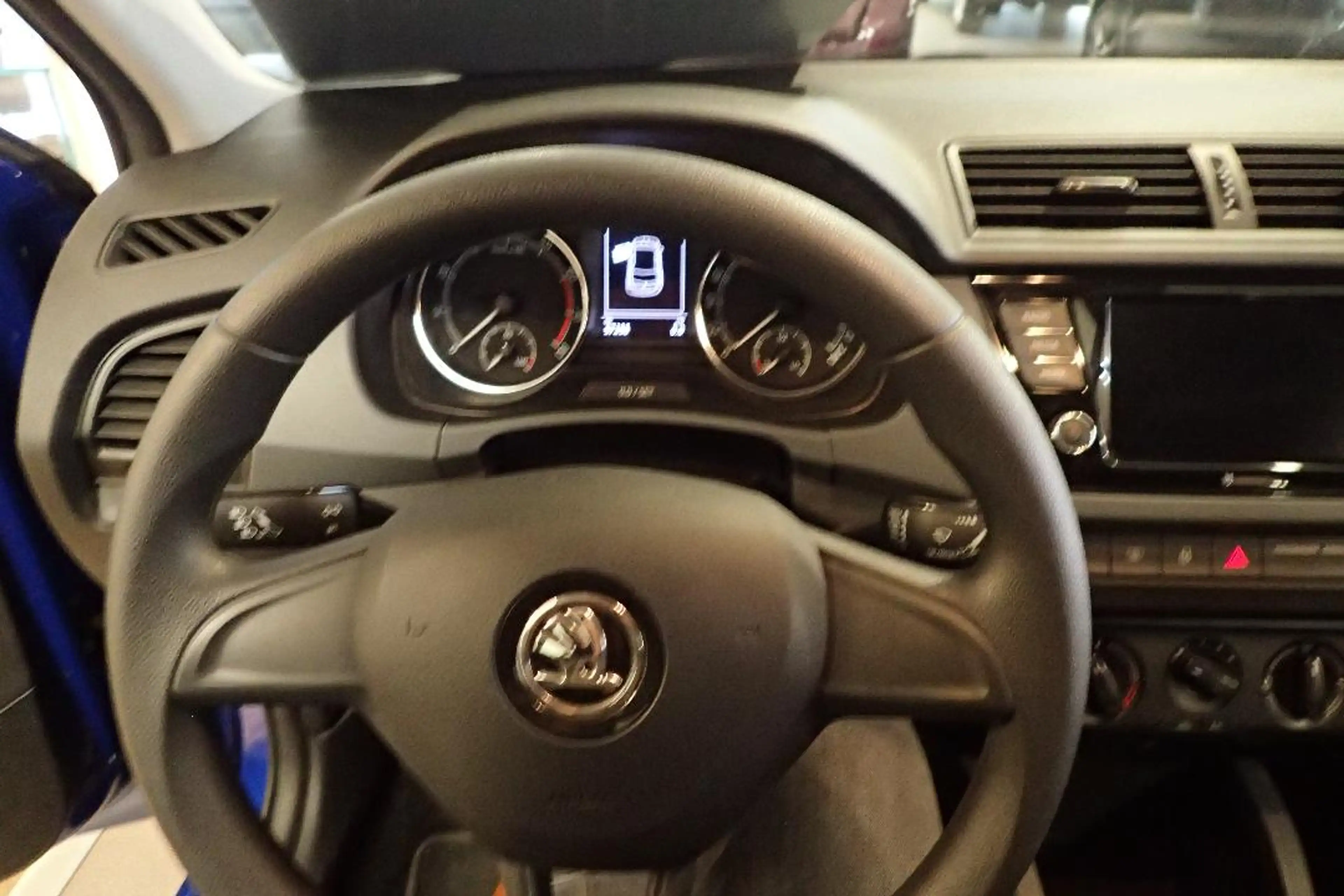 Skoda Fabia Active  1,0 KLIMA  ABN.AHK  DAB  2.HAND — photo 10