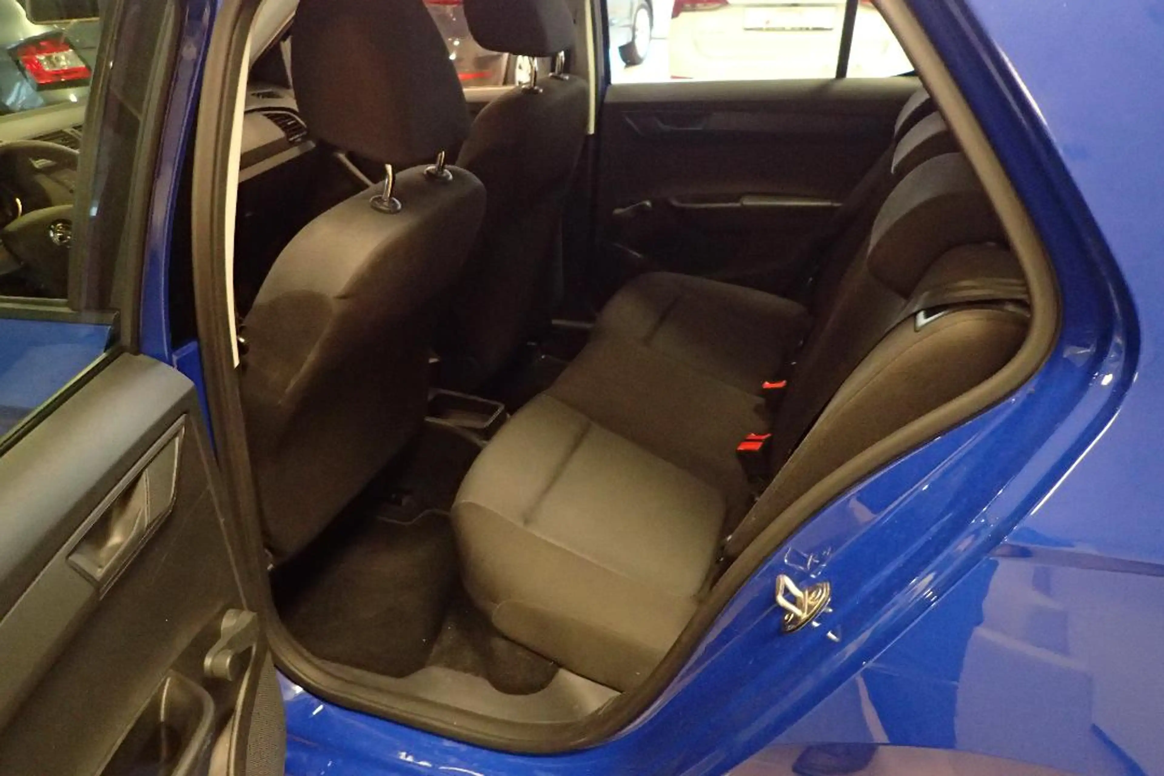 Skoda Fabia Active  1,0 KLIMA  ABN.AHK  DAB  2.HAND — photo 15