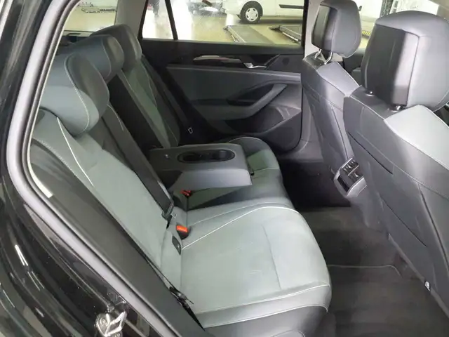 Volkswagen Passat view 13
