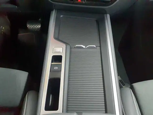 Volkswagen Passat view 10
