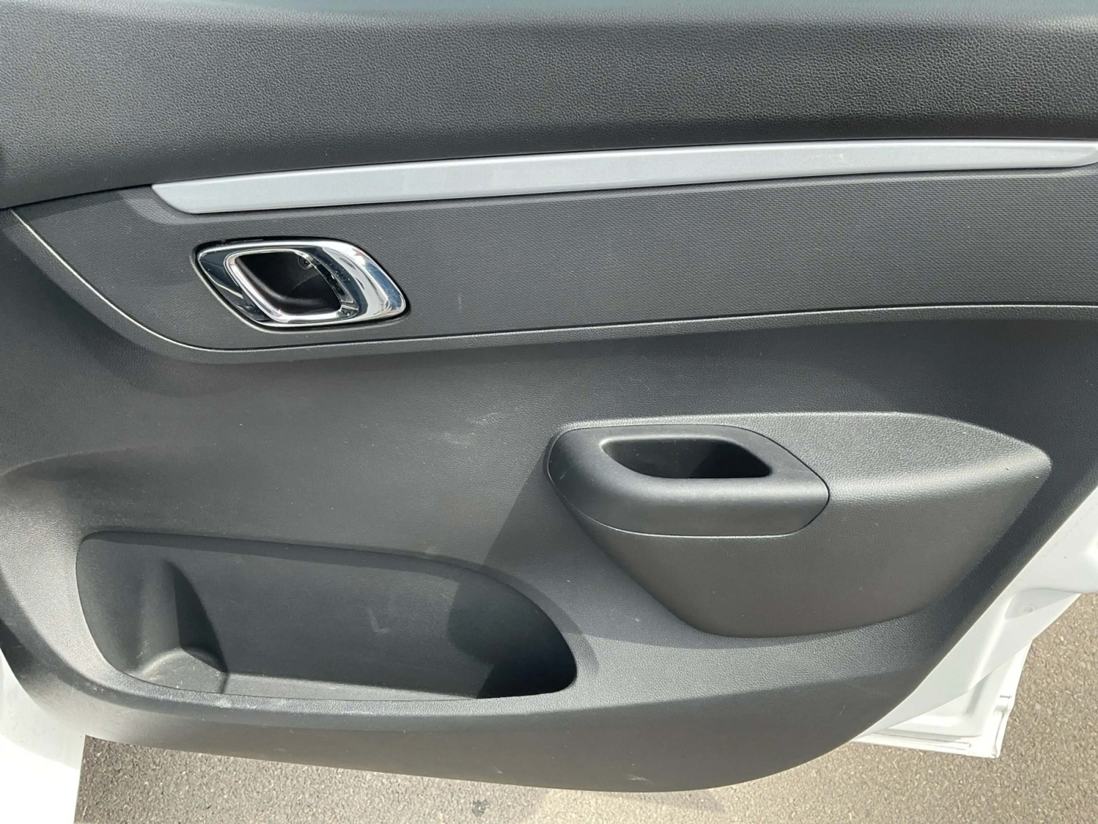 Dacia Spring Essential — photo 17