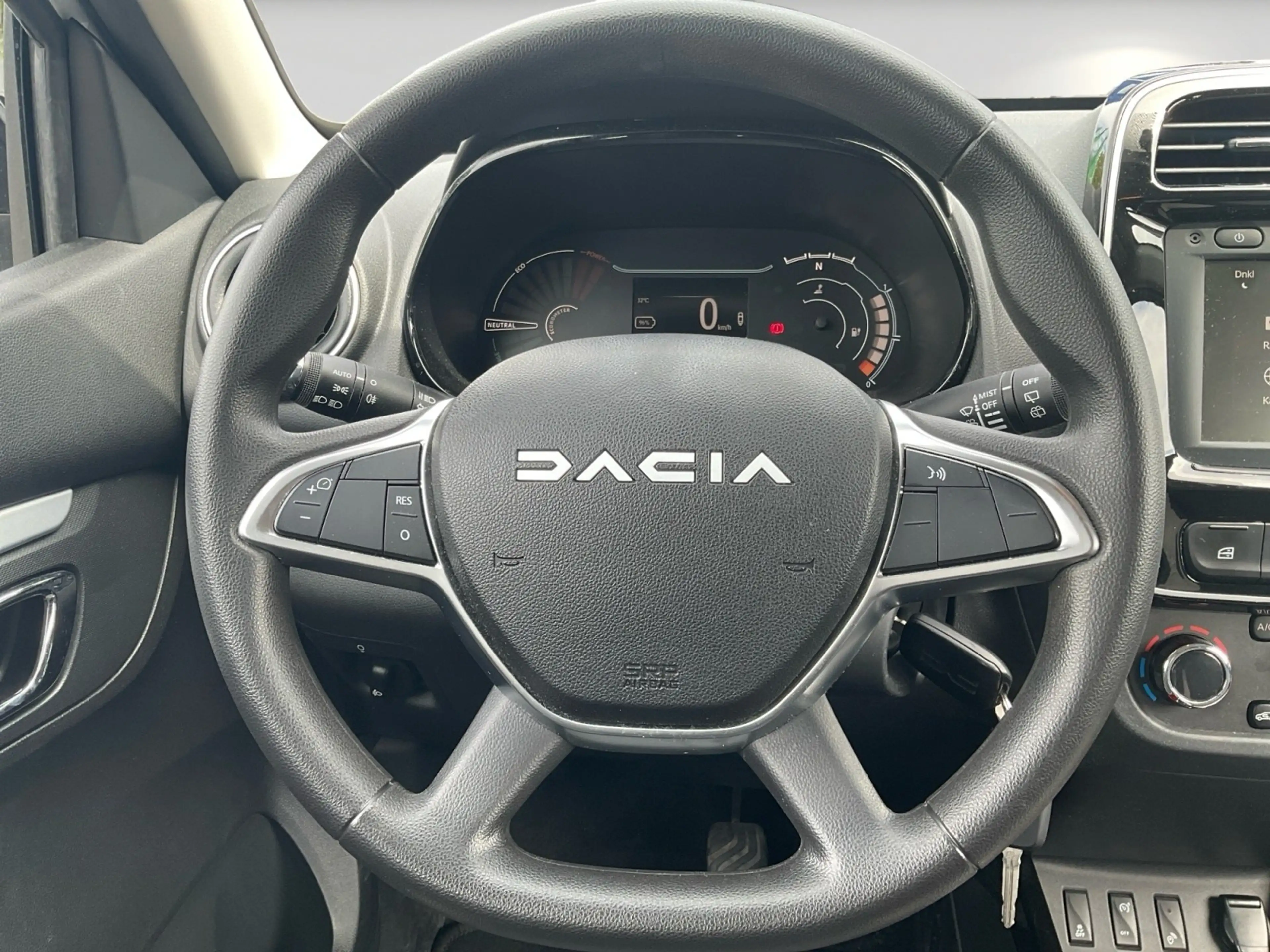 Dacia Spring Essential — photo 13