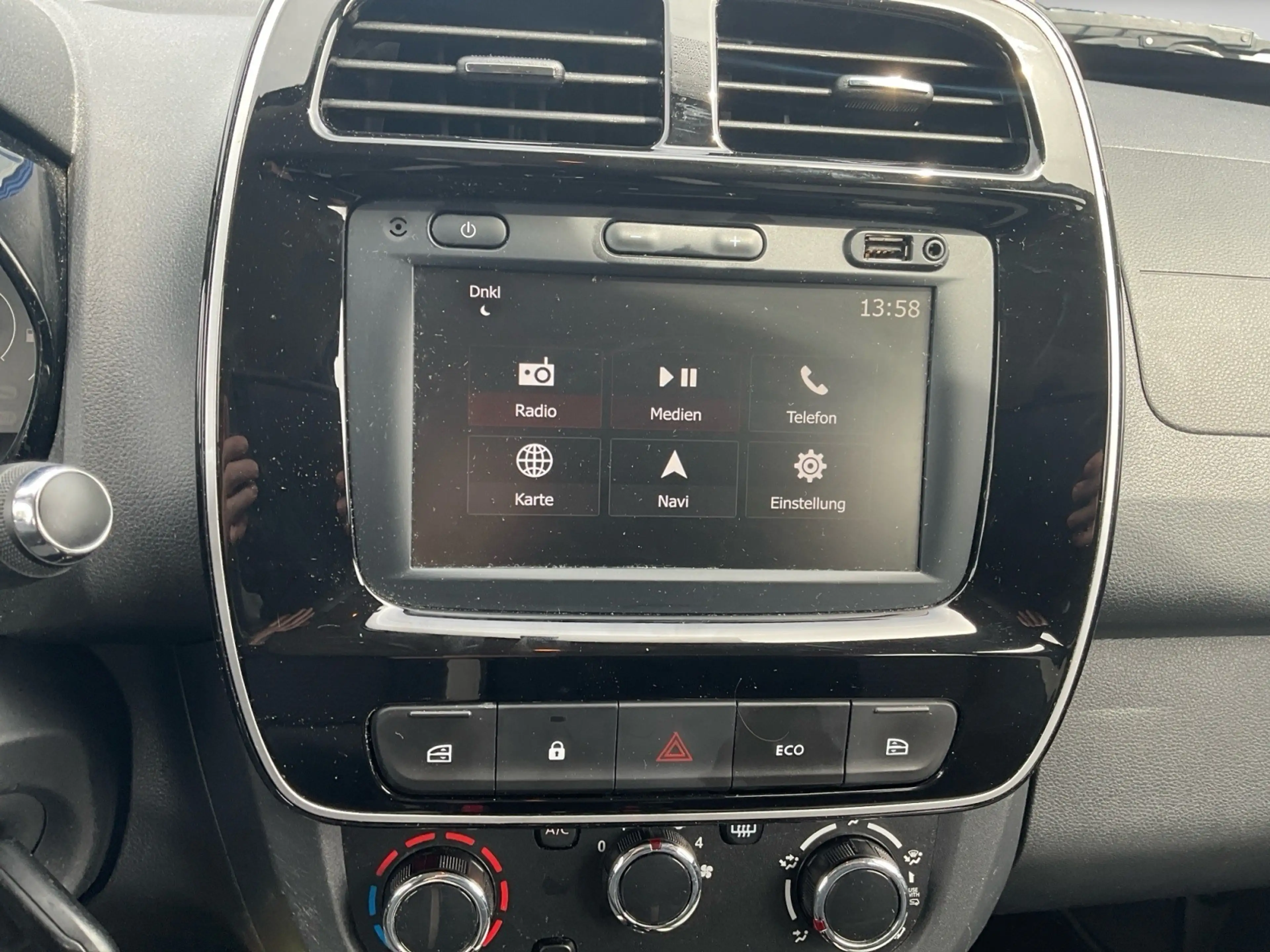 Dacia Spring Essential — photo 11