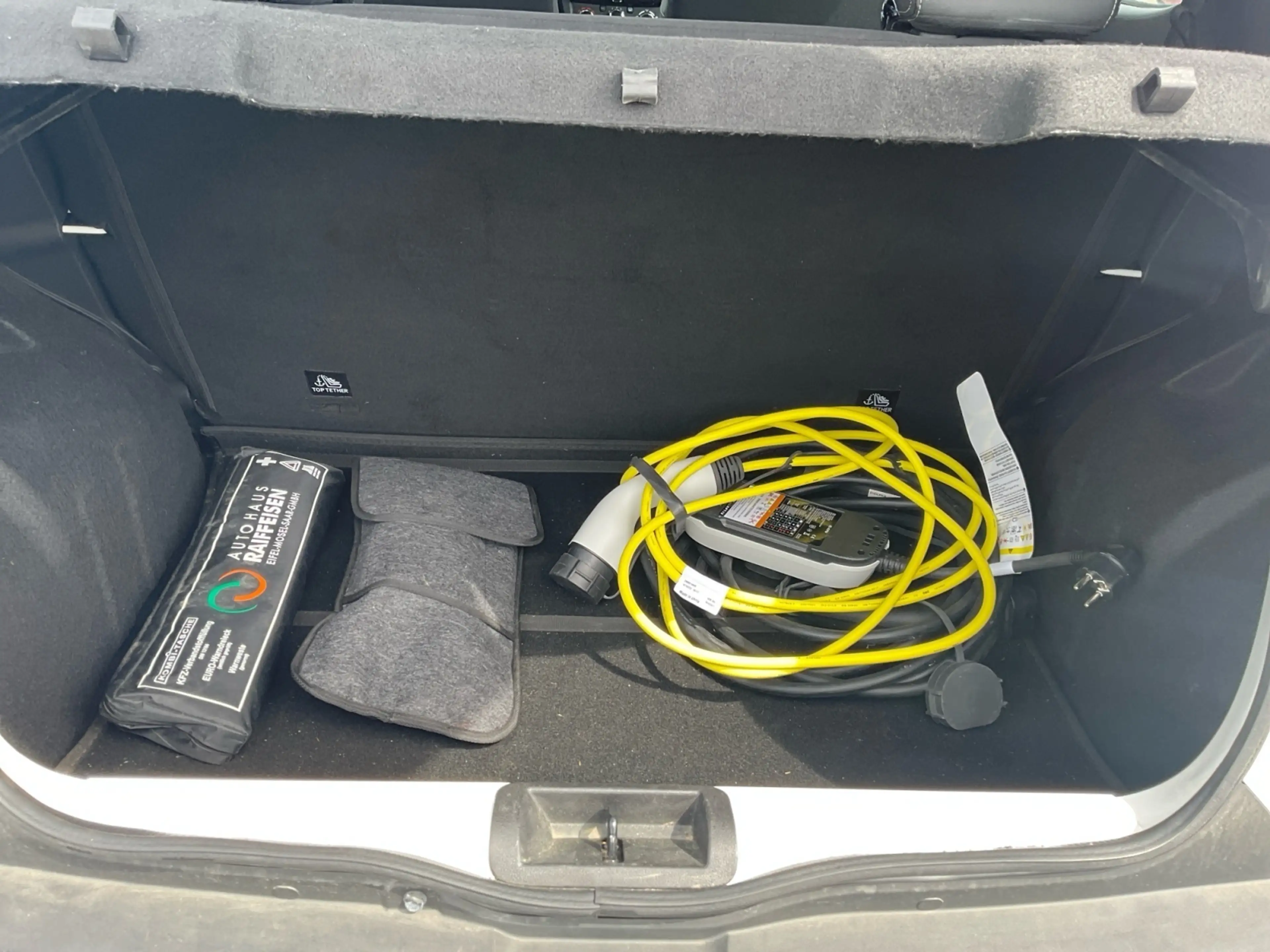 Dacia Spring Essential — photo 6