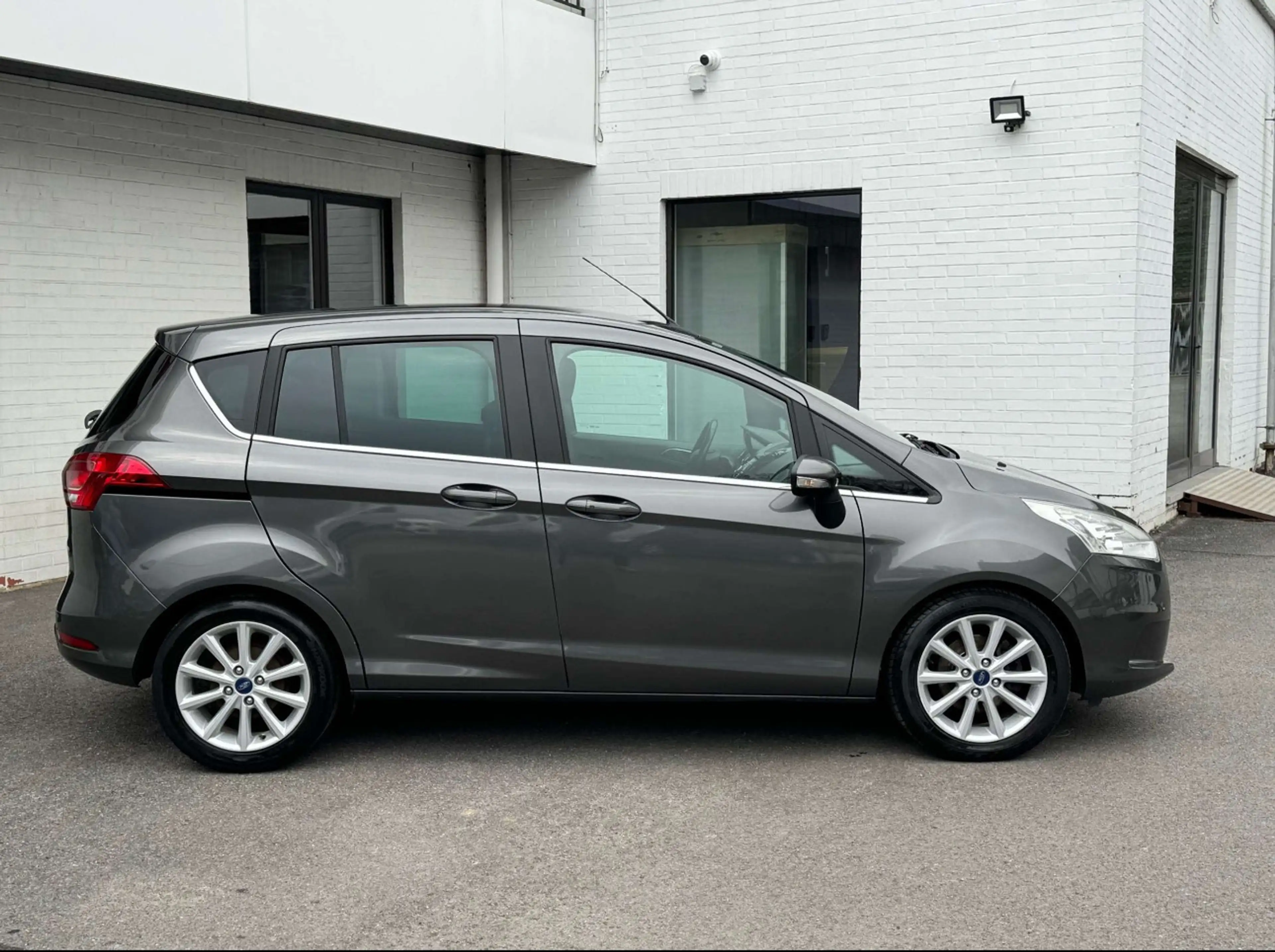 Ford B-Max 1.5 TDCi TITANIUM GPS LED JA ETAT NEUVE — photo 9