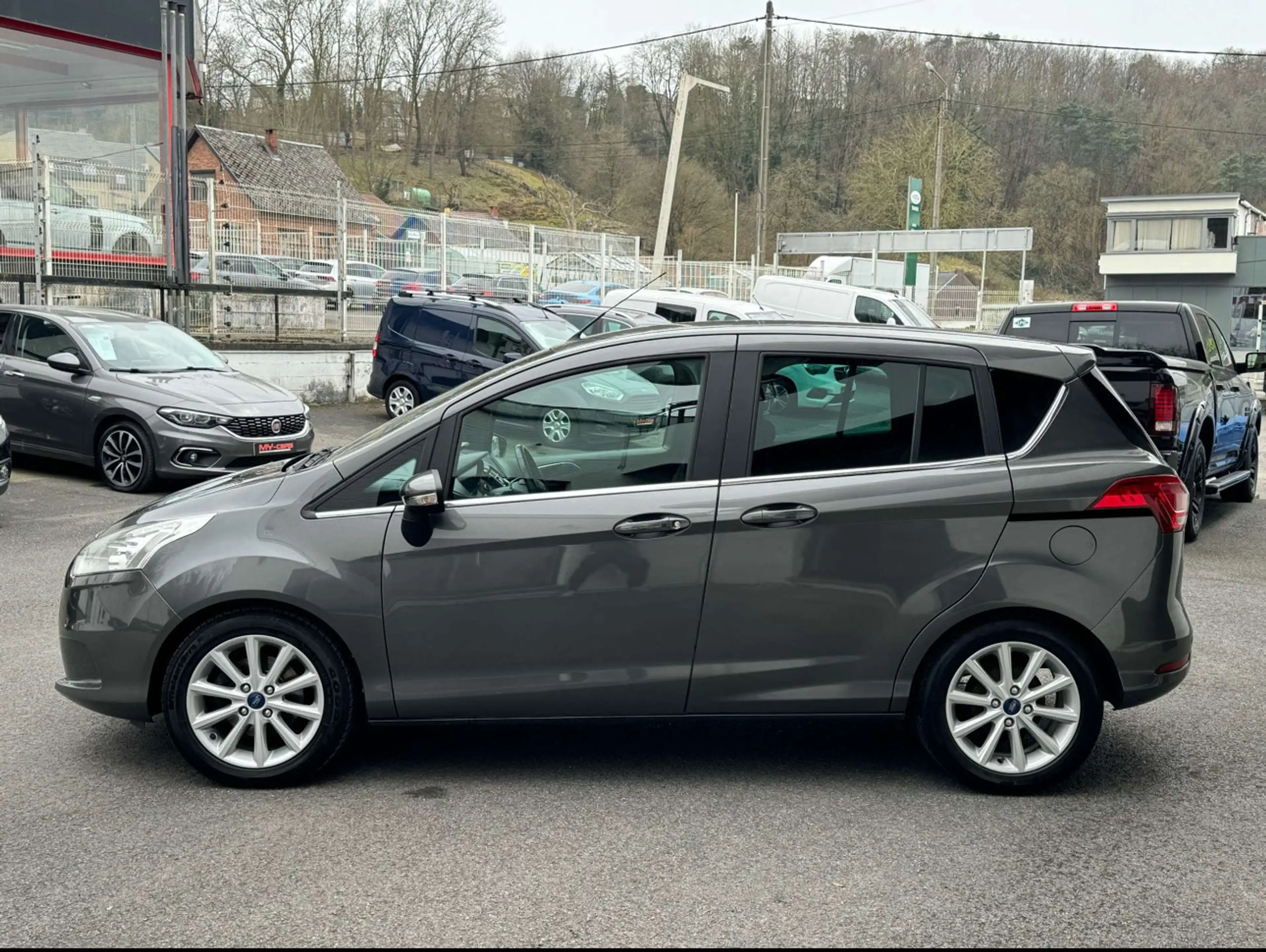 Ford B-Max 1.5 TDCi TITANIUM GPS LED JA ETAT NEUVE — photo 4