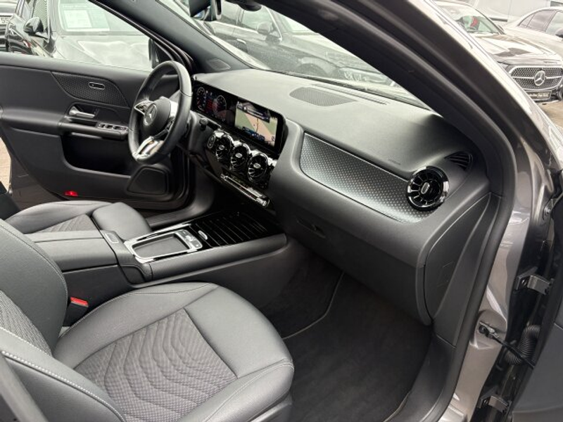 Mercedes-Benz GLA 200 GLA 200 Advanced AHK LED Kamera eHeckklappe MBUX — photo 13