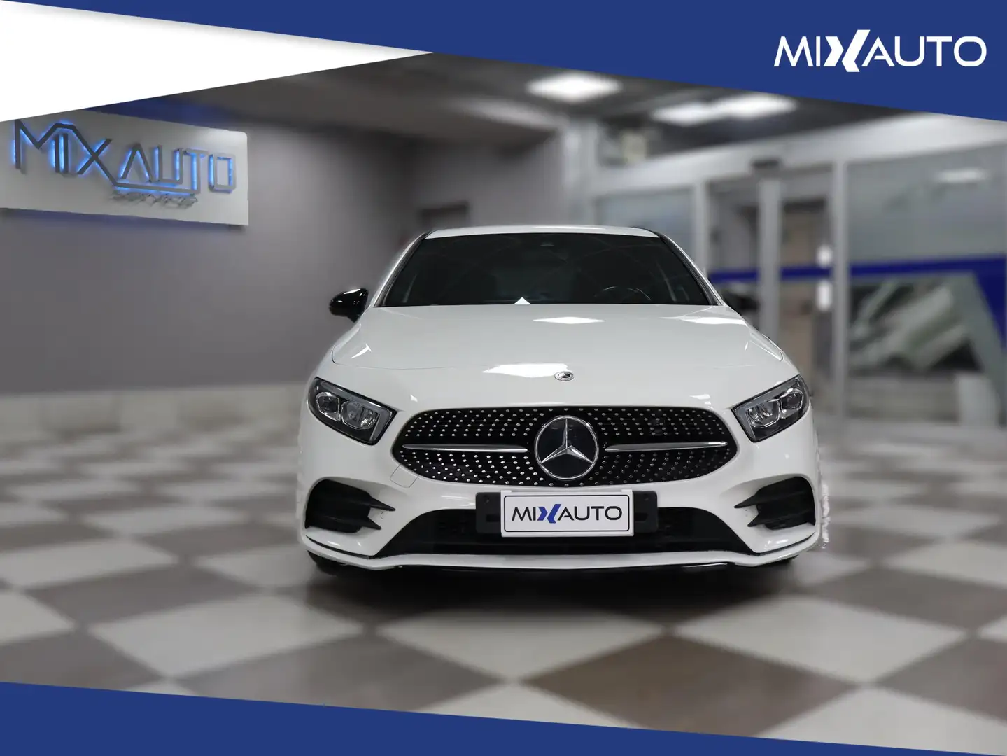 Mercedes-Benz A 180 D AMG Line Premium auto Bianco - 2