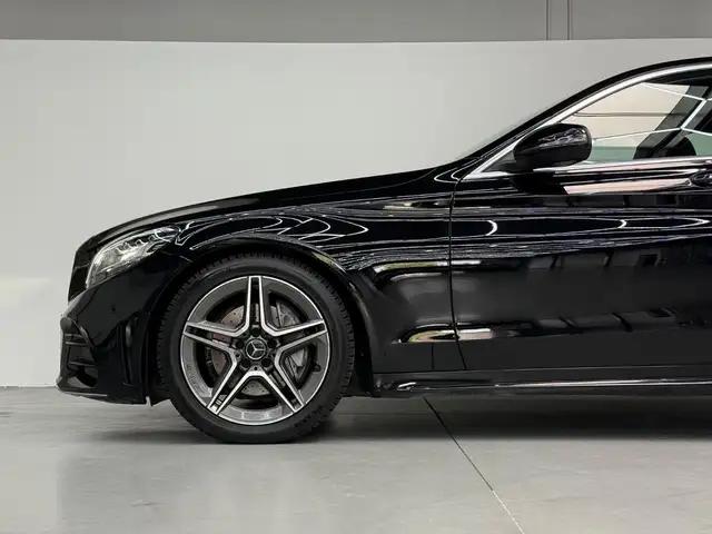 Mercedes-Benz C-Class view 9