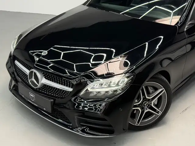 Mercedes-Benz C-Class view 4