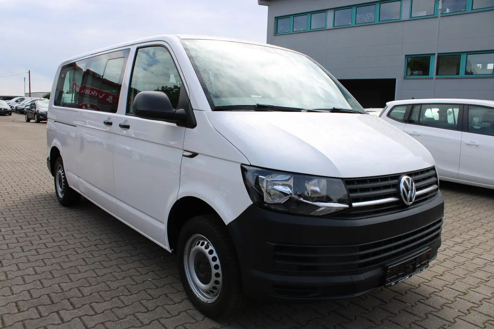Volkswagen T6 Transporter 9.Sitzer Lang Klima,AHK Bianco - 2