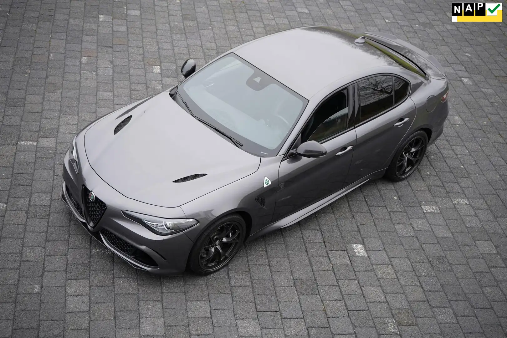 Alfa Romeo Giulia 2.9 V6 Quadrifoglio Grijs - 1