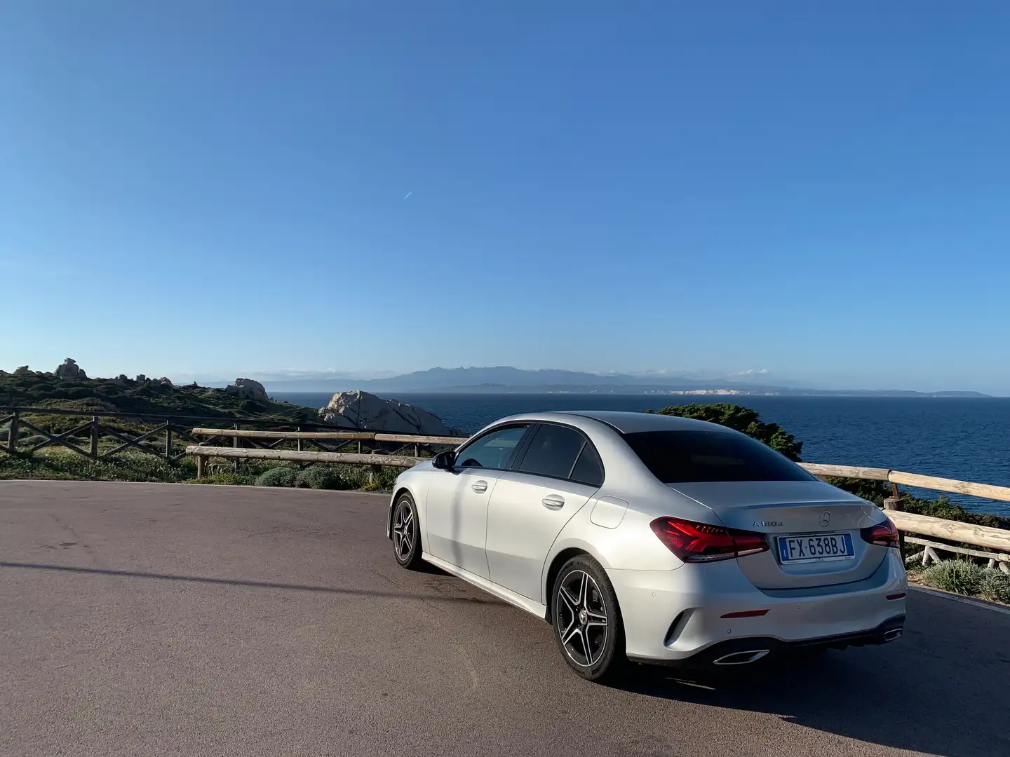 Mercedes-Benz 180 D Sedan Premium - AMG line Grey - 2