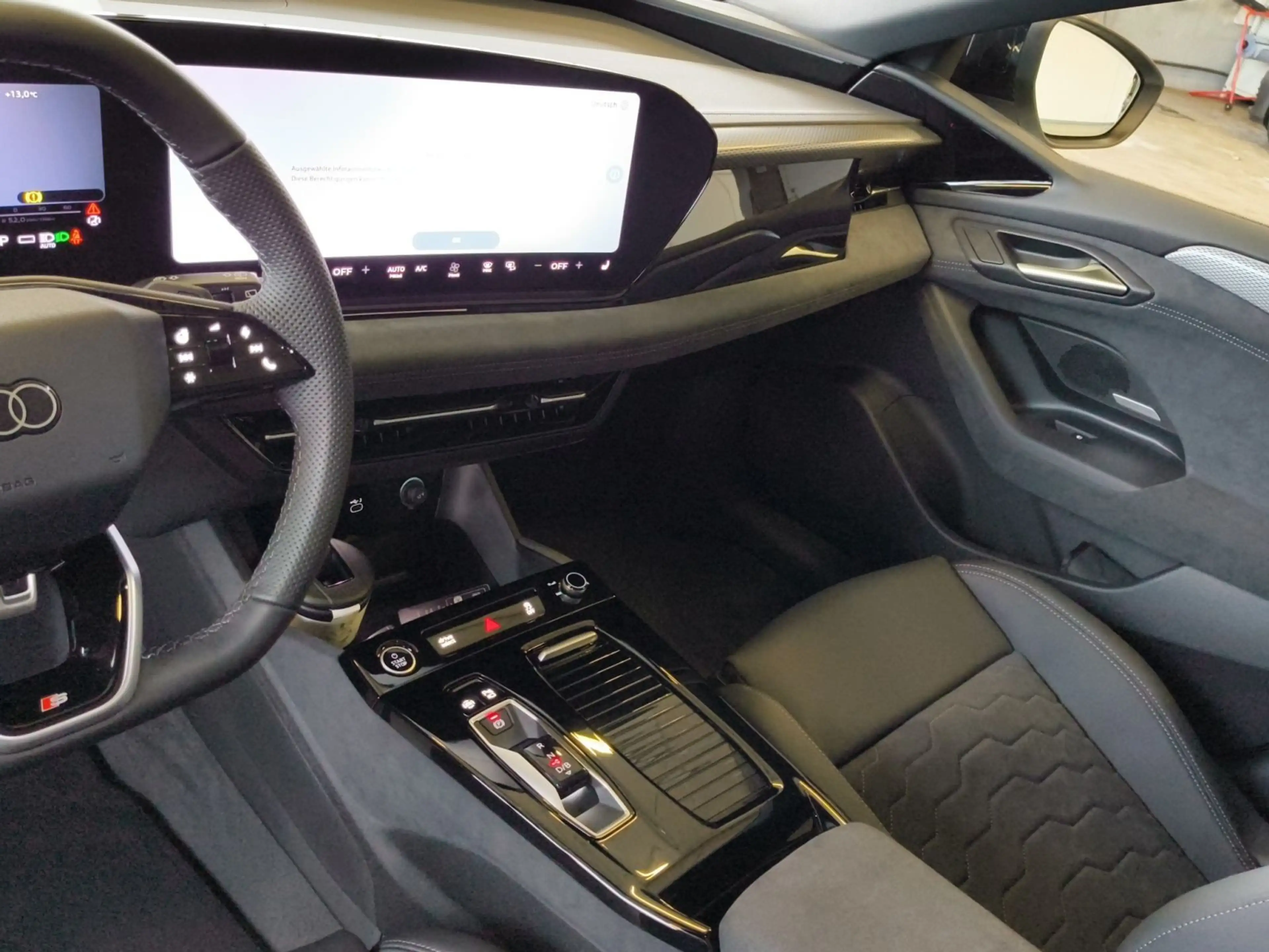 Audi A6 S line business e-tron performance TECH — photo 14