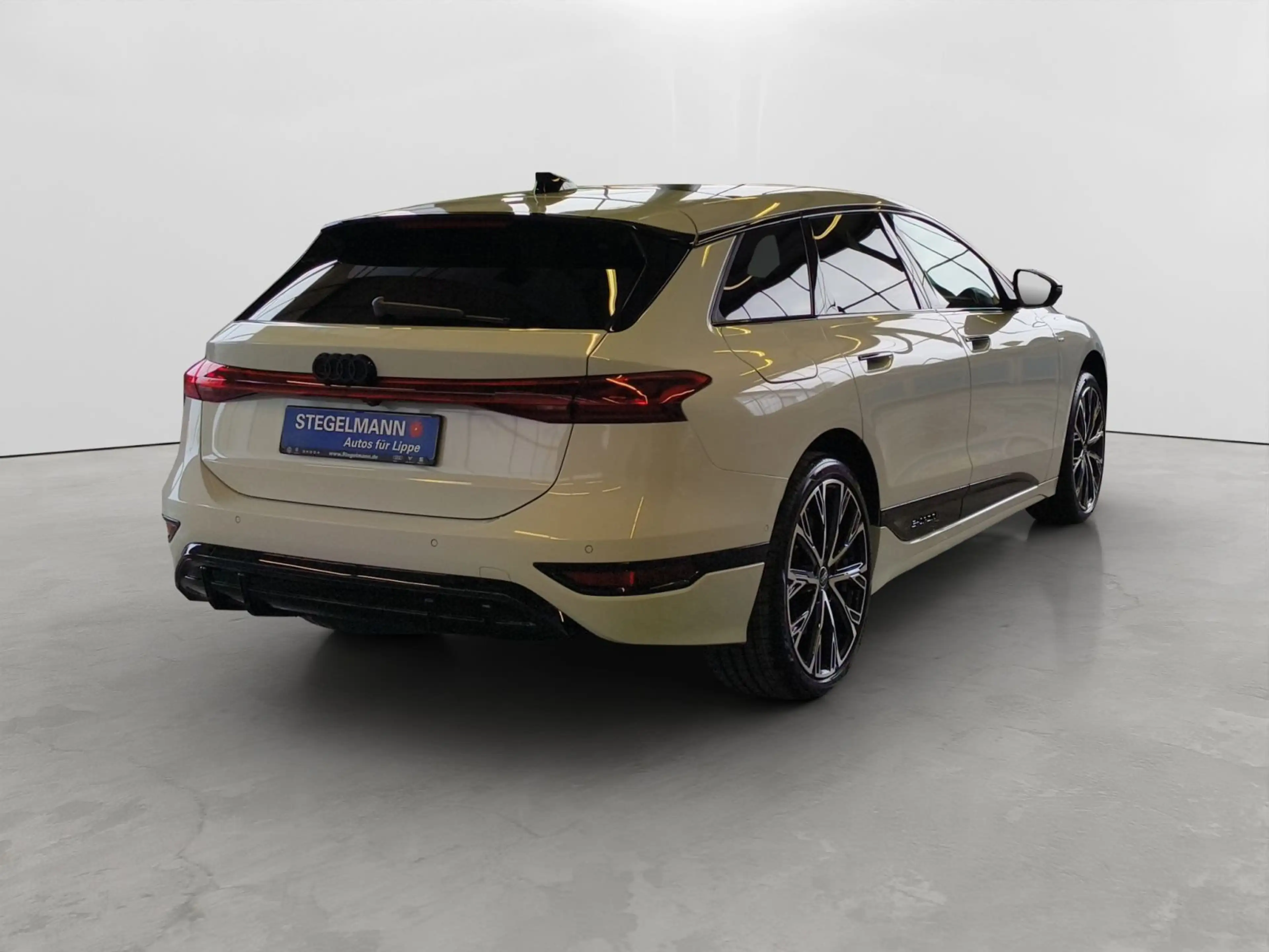Audi A6 S line business e-tron performance TECH — photo 6