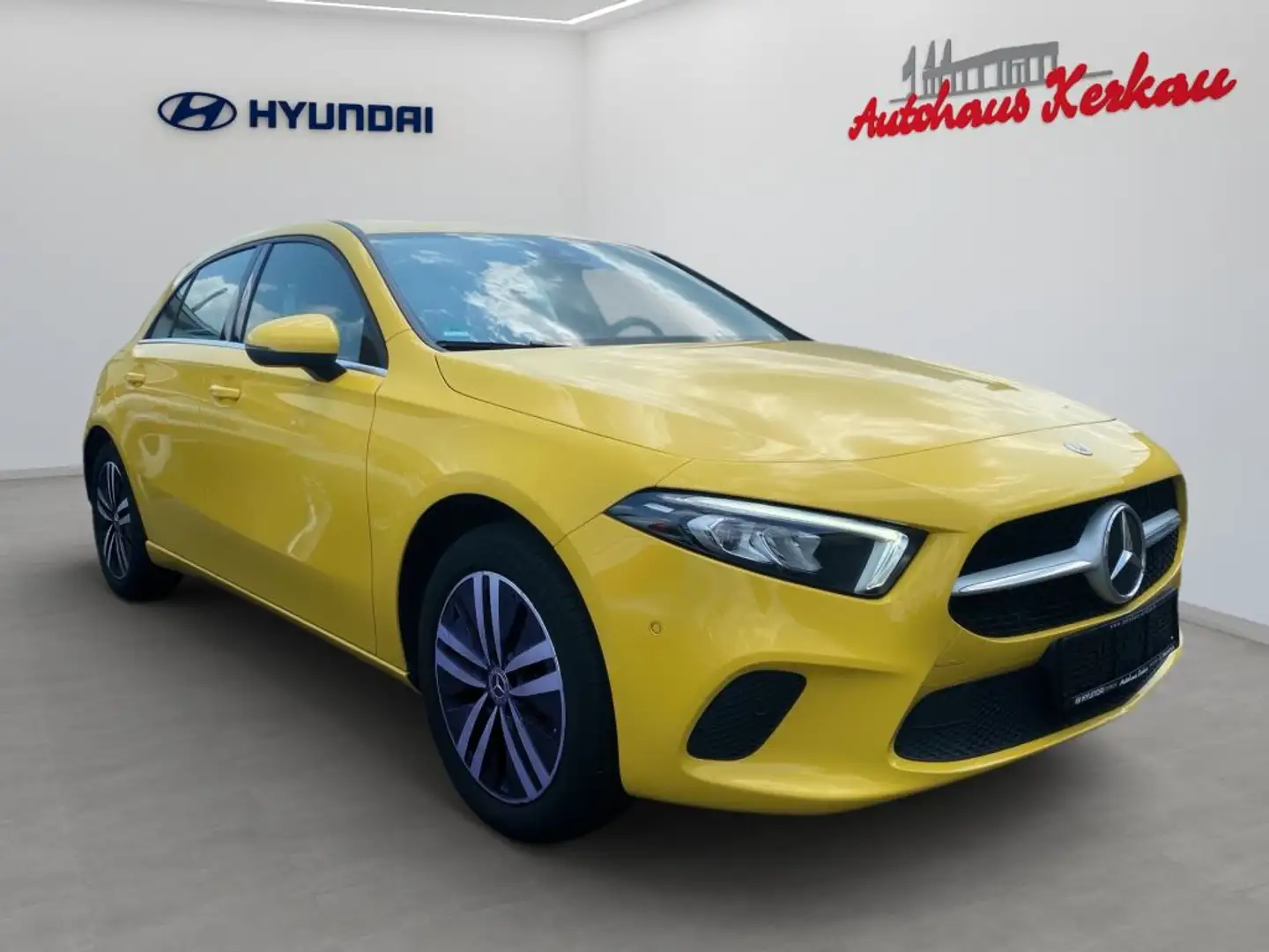 Mercedes-Benz A 250 e 8G-DCT Style Jaune - 2