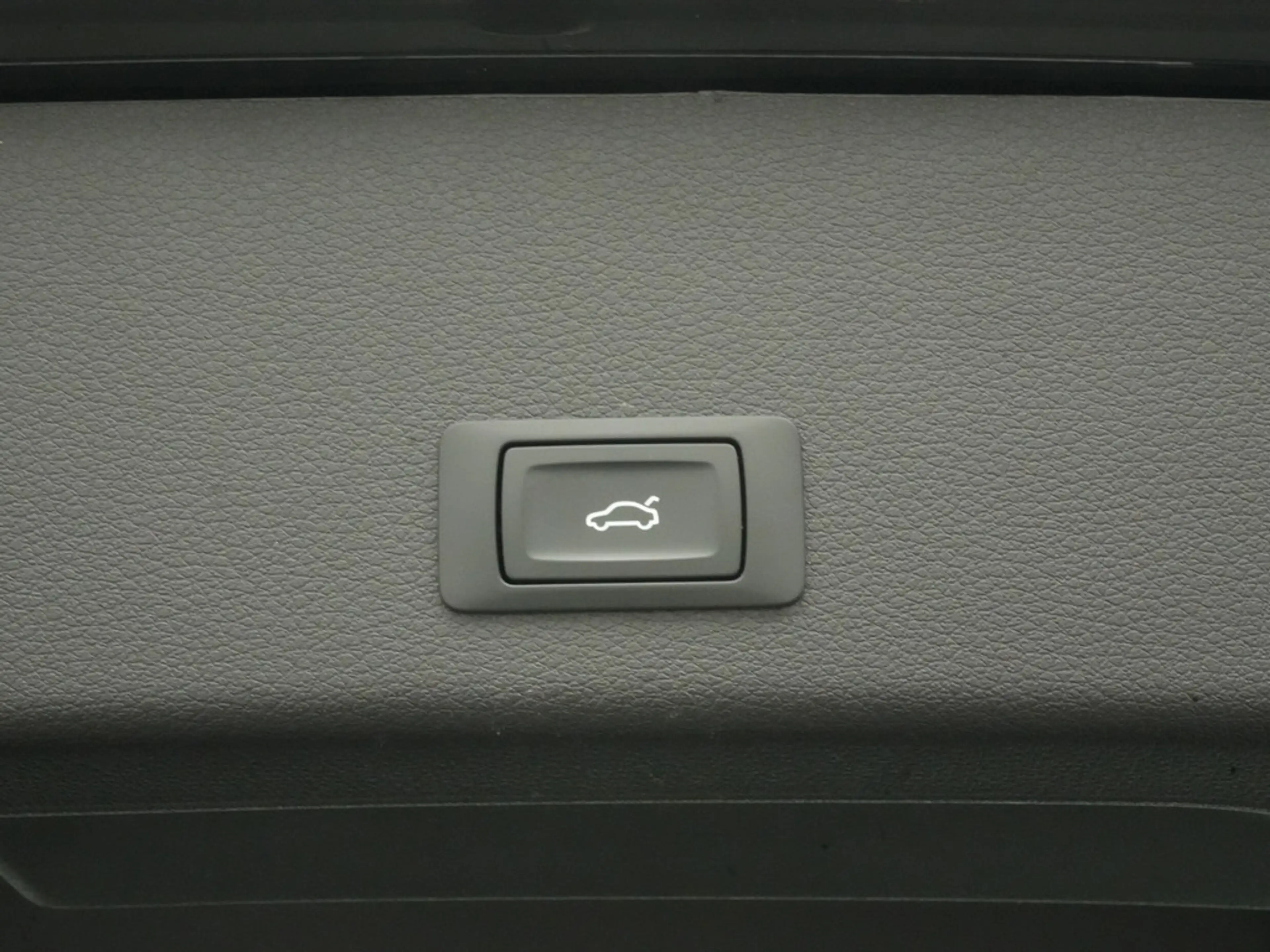 Audi Q8 e-tron 50 quattro S line MATRIX PANO AHK — photo 14