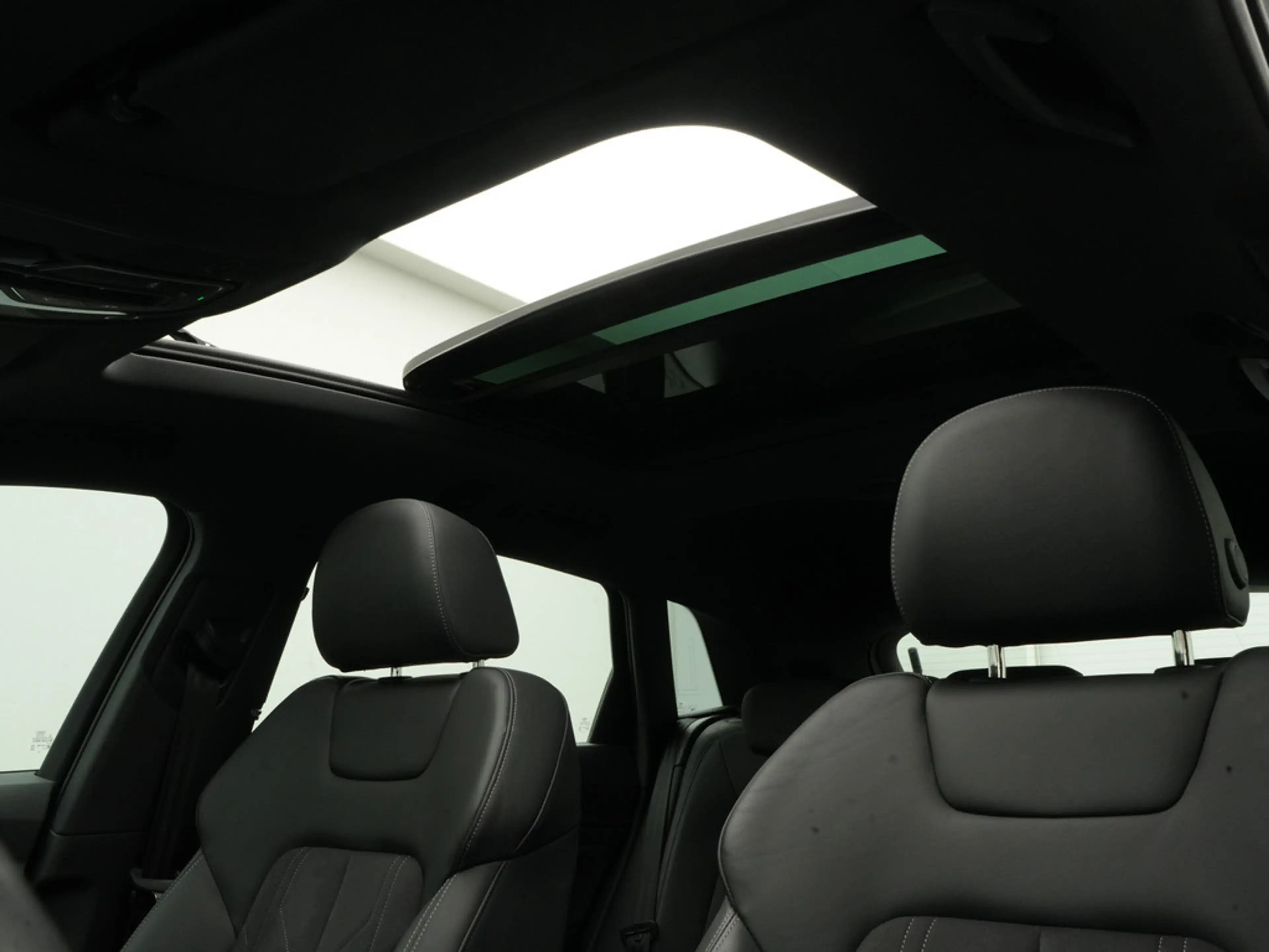 Audi Q8 e-tron 50 quattro S line MATRIX PANO AHK — photo 7