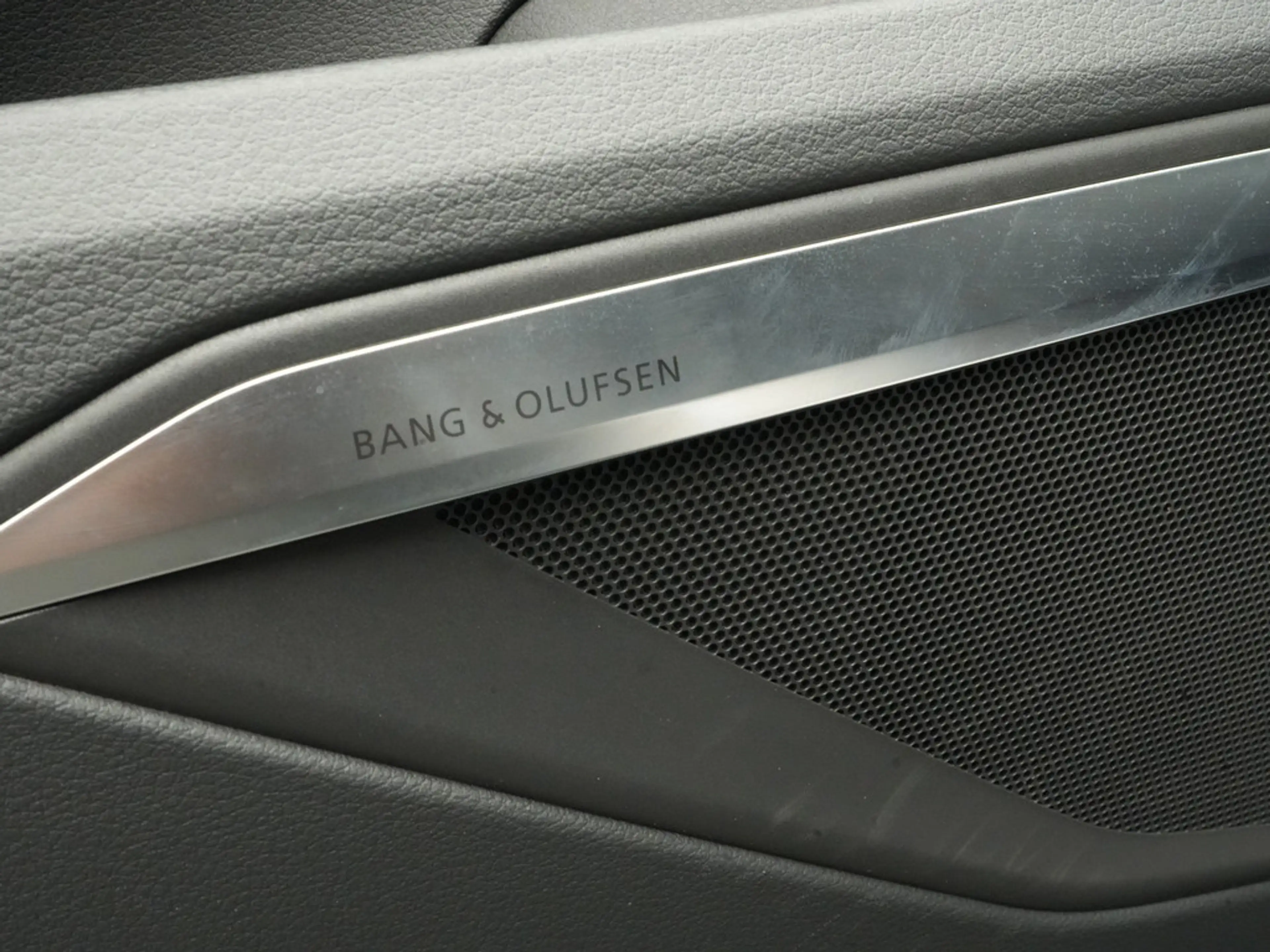 Audi Q8 e-tron 50 quattro S line MATRIX PANO AHK — photo 10