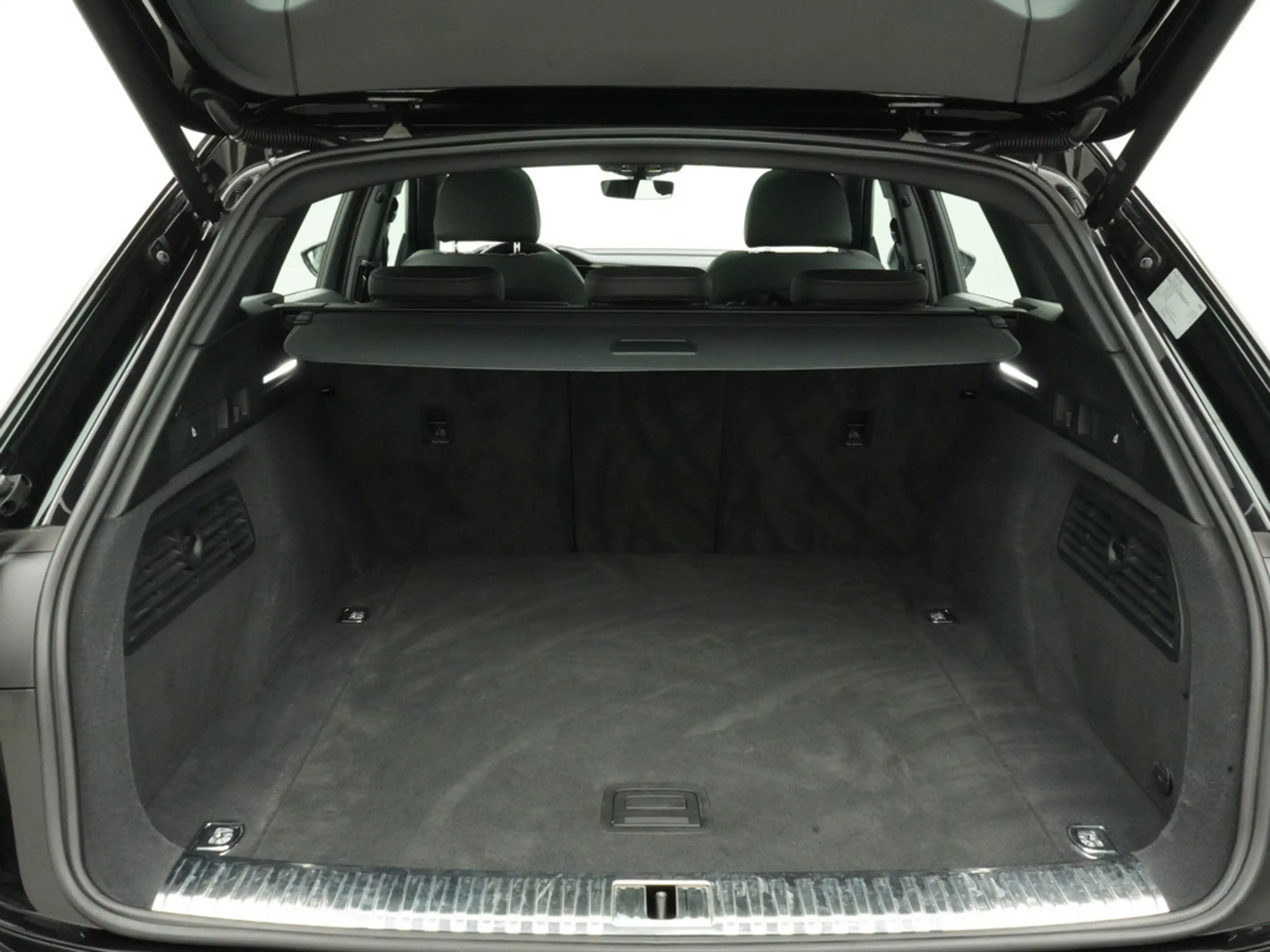 Audi Q8 e-tron 50 quattro S line MATRIX PANO AHK — photo 13