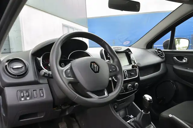 Renault Clio view 7