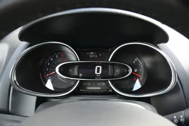 Renault Clio view 17