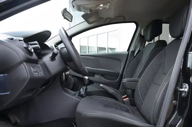 Renault Clio view 8