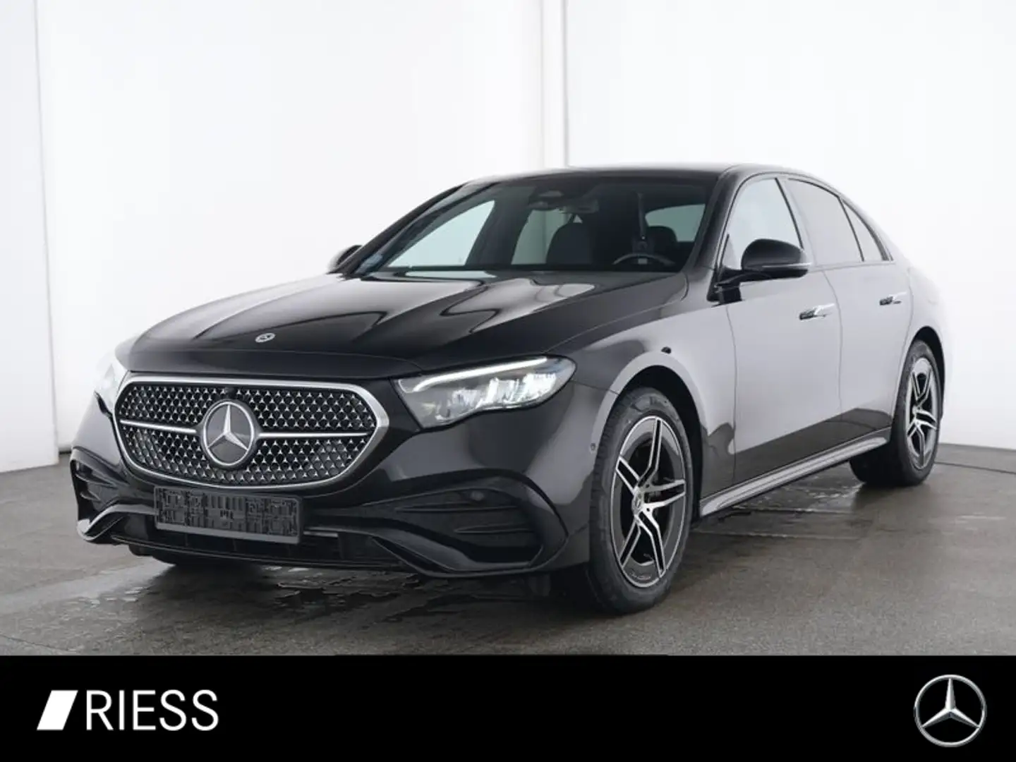 Mercedes-Benz E 300 e AMG Sport Night Distr Pano Wide Ambi Kamera Noir - 1