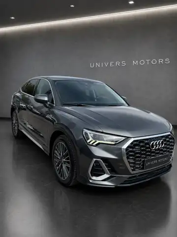 Audi Q3 main image