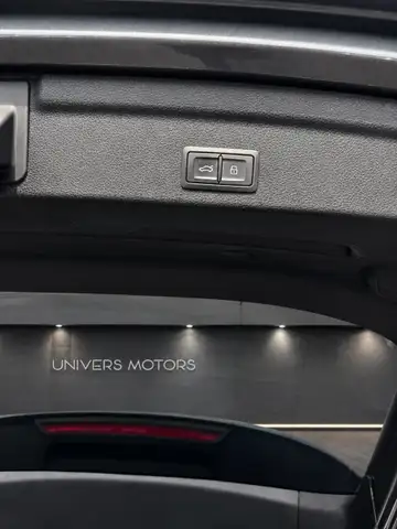 Audi Q3 view 15