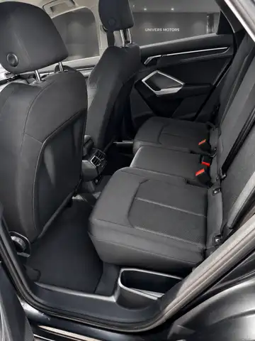 Audi Q3 view 12