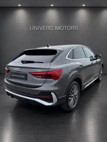 Audi Q3 view 6