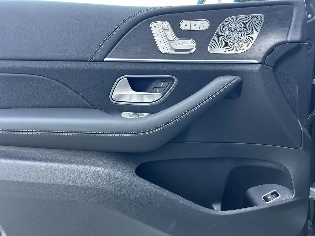 Mercedes-Benz GLE снимка Mercedes-Benz GLE