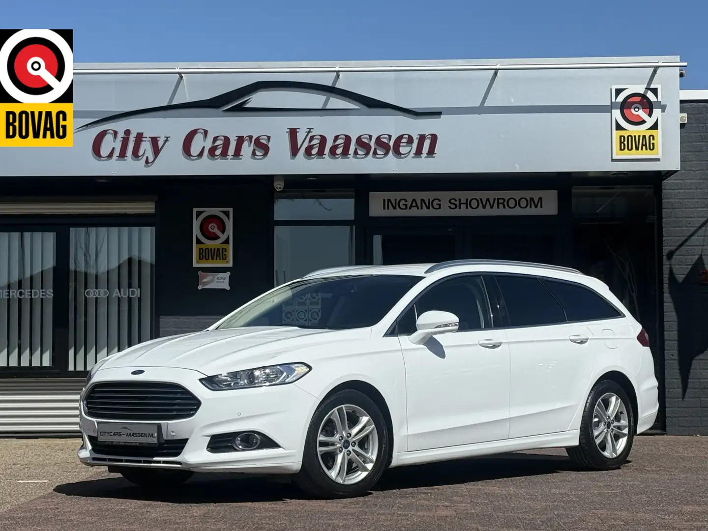 Ford Mondeo 1.5 Titanium automaat 161 pk navigatie climate ctr Wit - 1