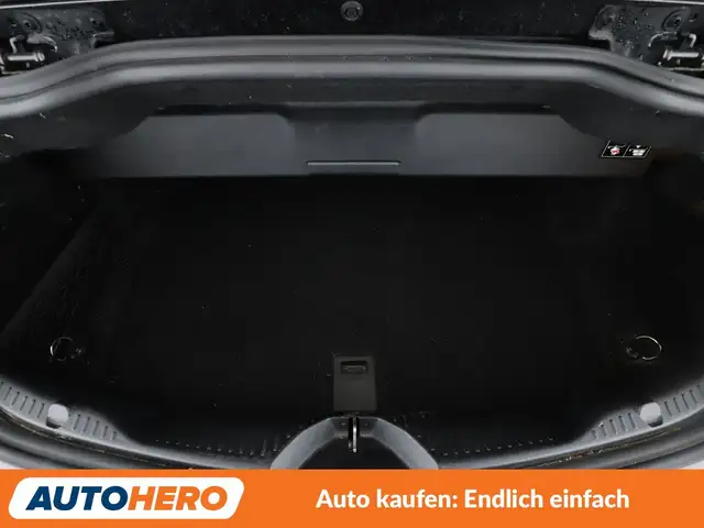 Mercedes-Benz C-Class view 17