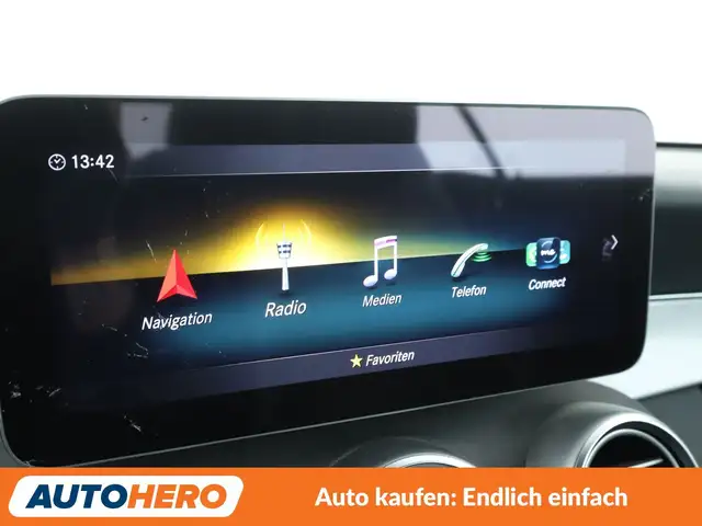 Mercedes-Benz C-Class view 21
