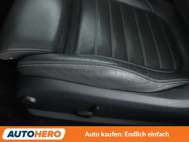 Mercedes-Benz C-Class view 26