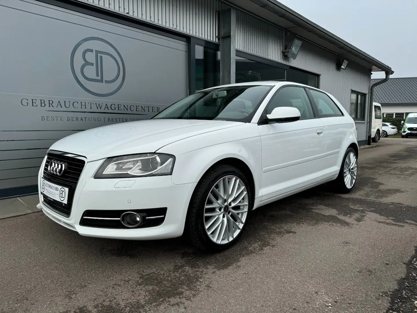 Audi A3 1.4 TFSI Attraction*Euro5*2 Hand*Klima*LM* Weiß - 1