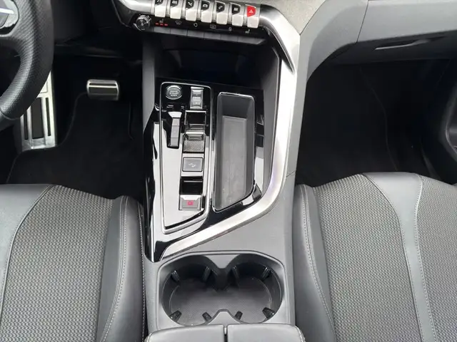 Peugeot 3008 view 11