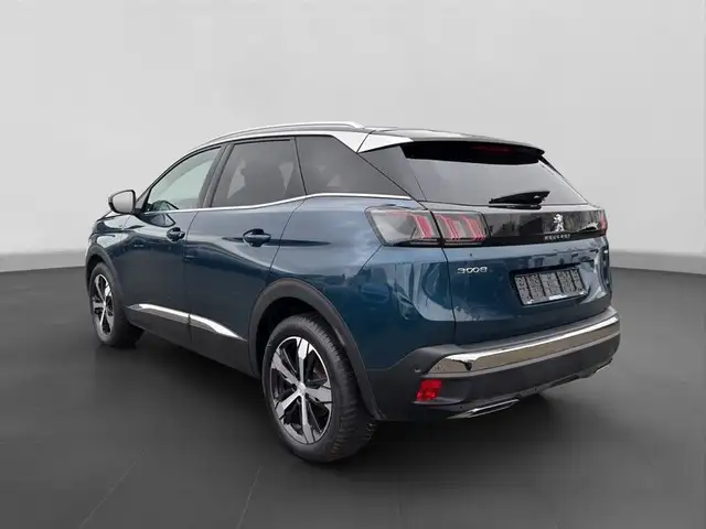 Peugeot 3008 view 3