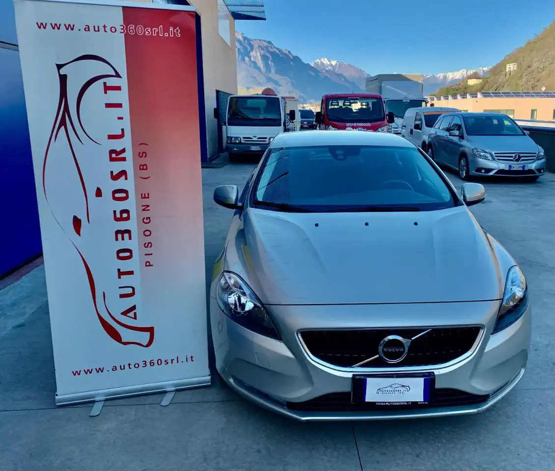 Volvo V40