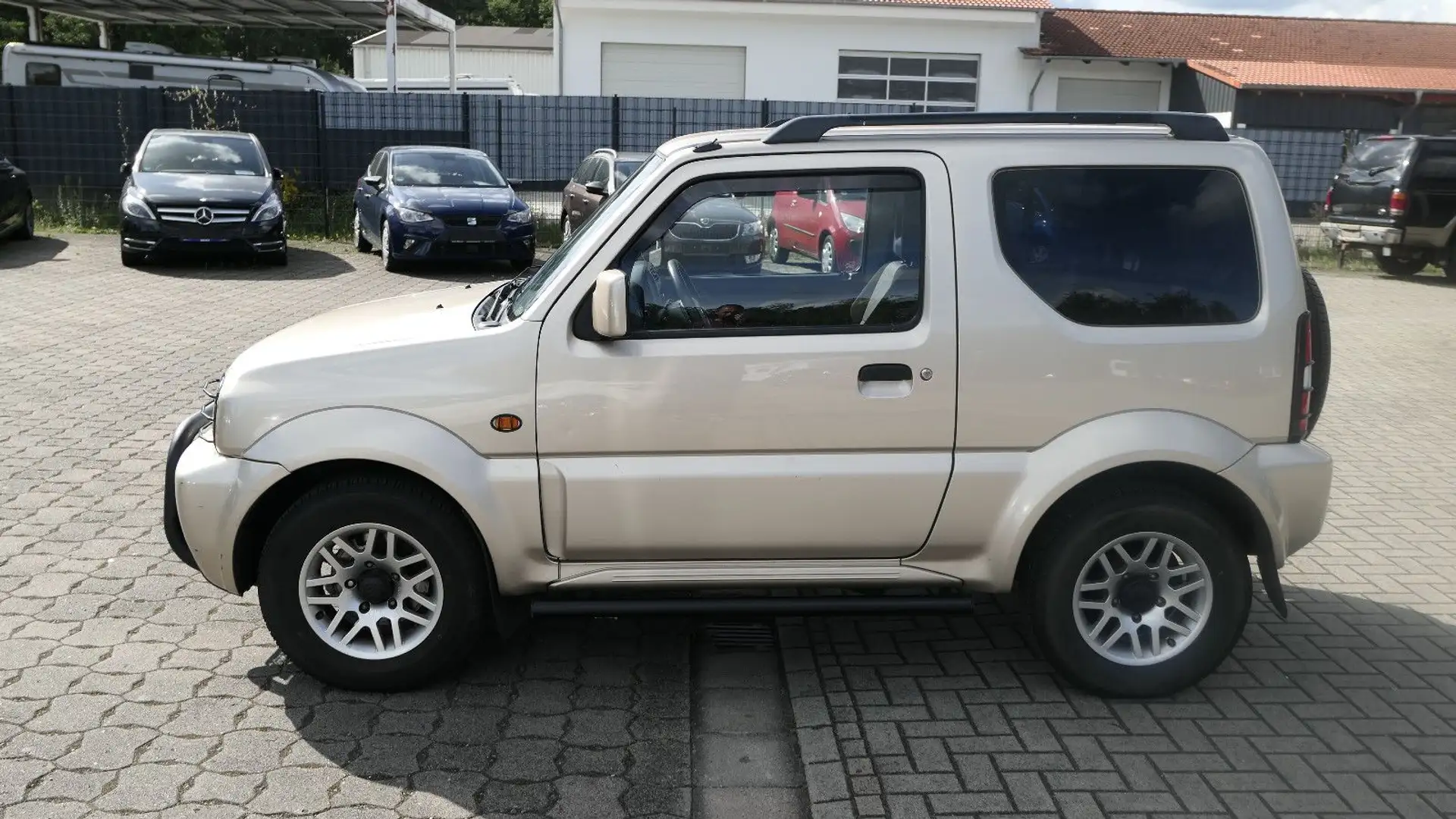 Suzuki Jimny 1.3 4WD Comfort/Sitzheizung/Klimaanlage Gold - 2