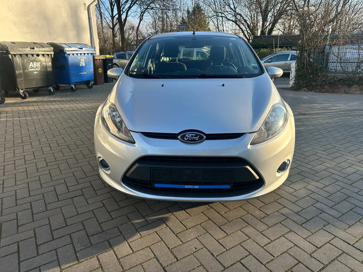 Ford Fiesta Trend / Tüv Neu / Klima / SHZ / Euro 5 Grau - 2
