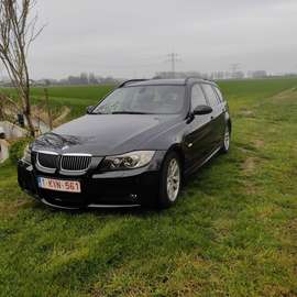 325i Touring