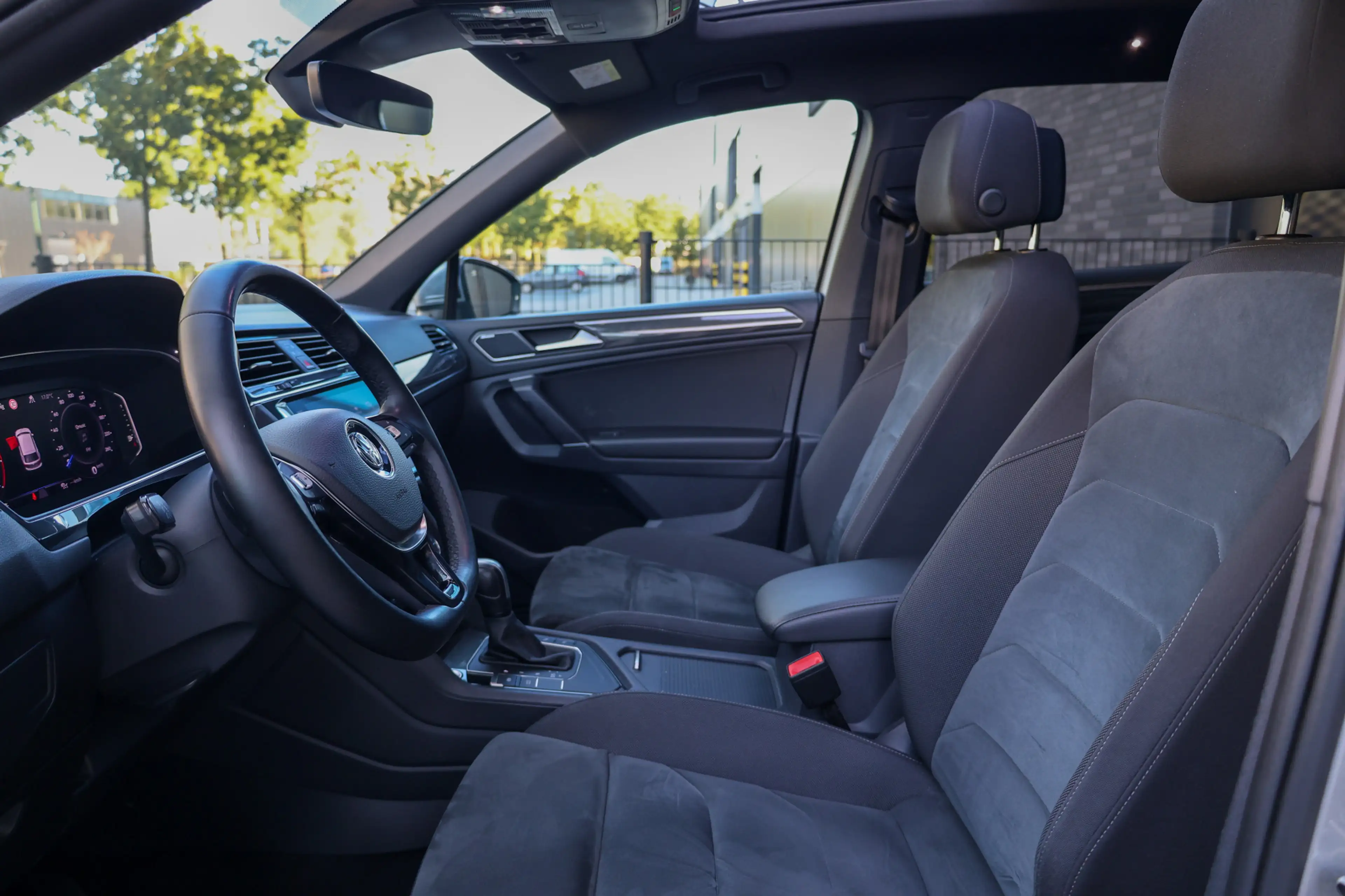 Volkswagen Tiguan Allspace 1.5 TSI Highline Business R 7p. | NAP! | PANO | DY — photo 9