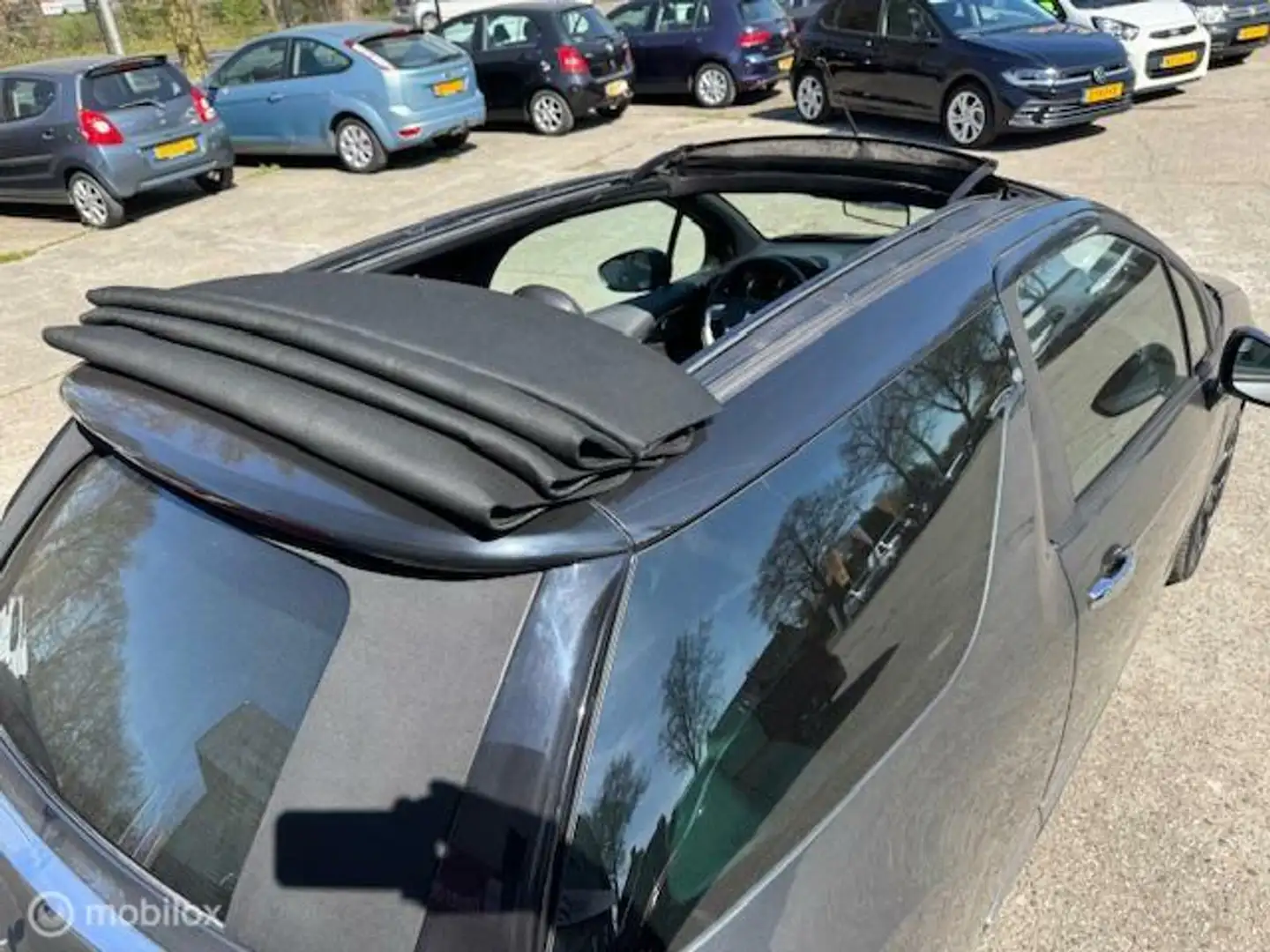 Citroen DS3 Cabrio 1.2 VTi Cabrio So Chic Gris - 2