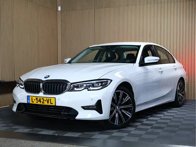 BMW 318 3-serie 318i Business M SPORT Edition AVM SPORTLED