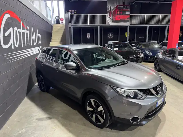 Nissan Qashqai view 2